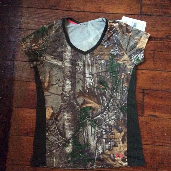 Under Armour Tops - Nwt underarmour heat gear camo top Small